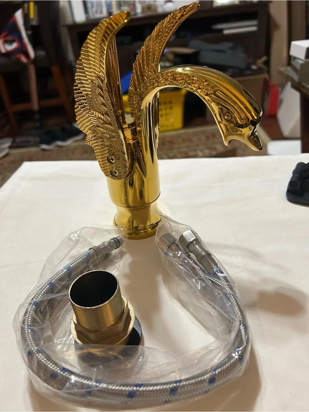Luxury Gold Swan Bathroom Faucet - Ornate Single-Handle Vanity Tap